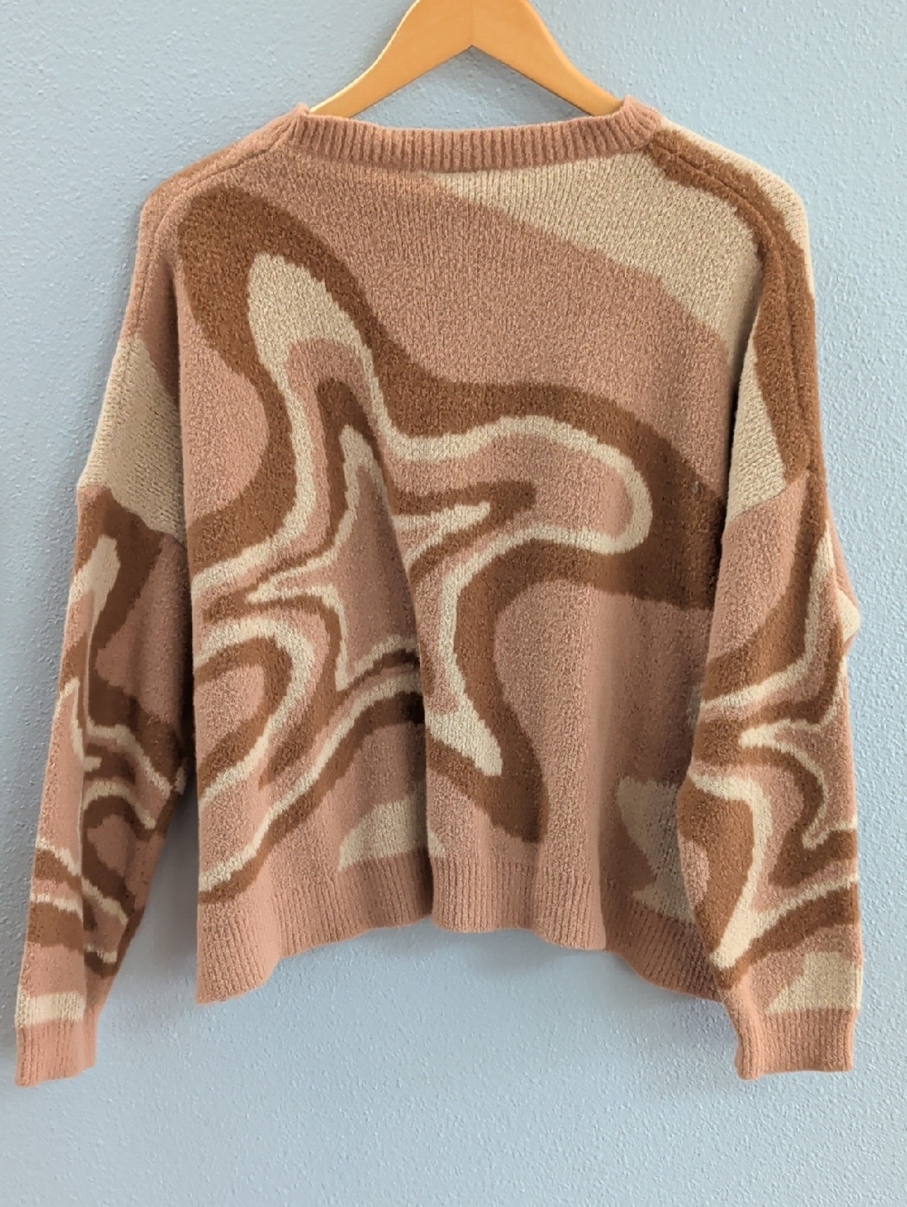 ARULA Starfish Super Soft Pattern Plush Crewneck Sweater in Blush - Picture 4 of 5